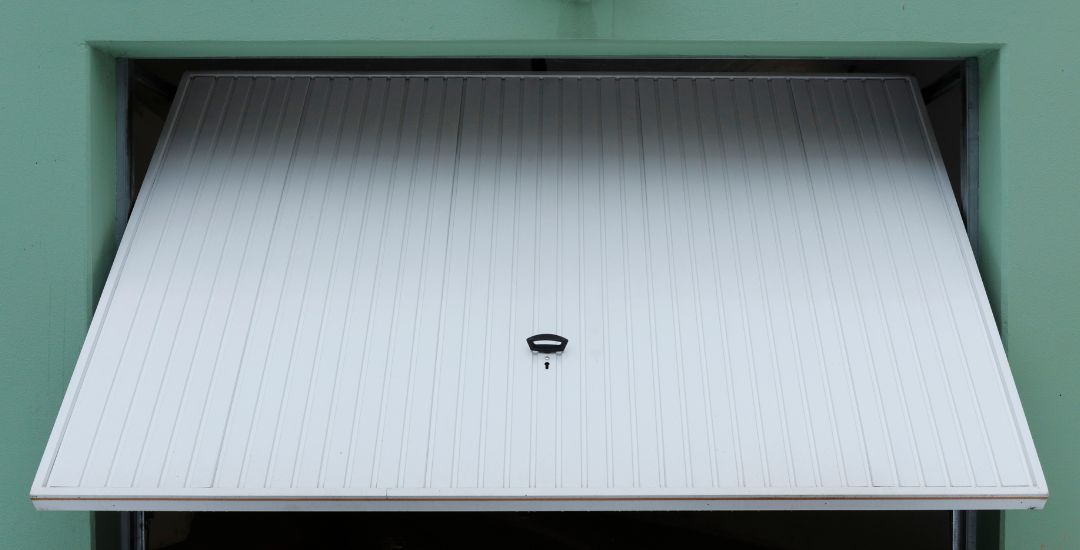 Fabbrica, installazione, manutenzione di porte automatiche TOPP AUTOMAZIONI. Installazione e manutenzione automatismi per accessi carrabili e pedonali. Cancelli a battente, scorrevoli, barriere veicolari, porte sezionali, basculanti, serrande, FAAC, BFT, CAME, TOPP, NICE, GEZE, GENIUSS, DITEC, ENTREMATIC, MANUSA, TRELINEA, PA,