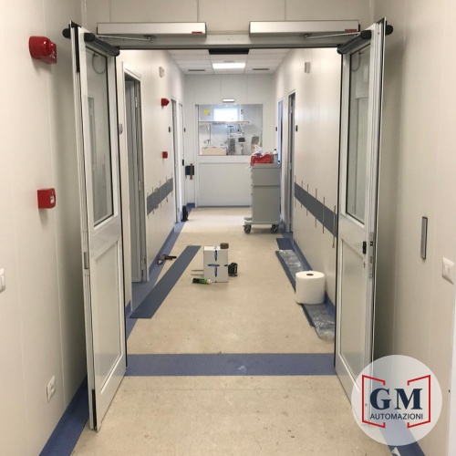 Fabbrica, installazione, manutenzione di porte automatiche TOPP AUTOMAZIONI. Installazione e manutenzione automatismi per ingressi carrabili e pedonali. Cancelli a battente, scorrevoli, barriere veicolari, porte sezionali, basculanti, serrande, FAAC, BFT, CAME, TOPP, NICE, GEZE, GENIUSS, DITEC, ENTREMATIC, MANUSA, TRELINEA, PA,