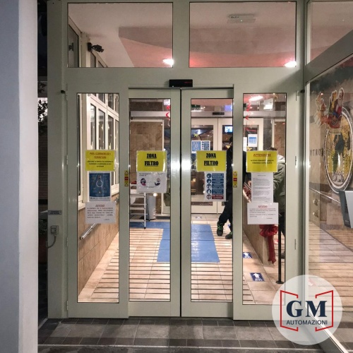 Fabbrica, installazione, manutenzione di porte automatiche TOPP AUTOMAZIONI. Installazione e manutenzione automatismi per ingressi carrabili e pedonali. Cancelli a battente, scorrevoli, barriere veicolari, porte sezionali, basculanti, serrande, FAAC, BFT, CAME, TOPP, NICE, GEZE, GENIUSS, DITEC, ENTREMATIC, MANUSA, TRELINEA, PA,