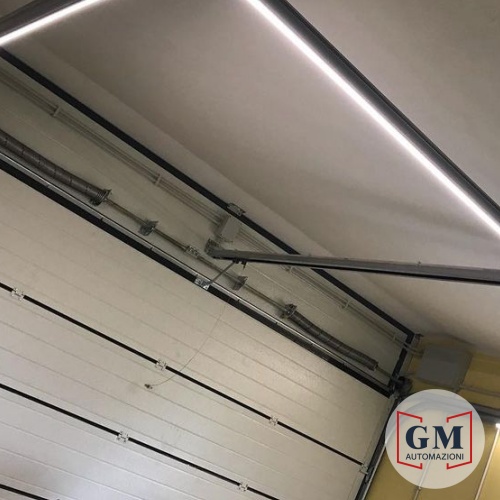 Fabbrica, installazione, manutenzione di porte automatiche TOPP AUTOMAZIONI. Installazione e manutenzione automatismi per ingressi carrabili e pedonali. Cancelli a battente, scorrevoli, barriere veicolari, porte sezionali, basculanti, serrande, FAAC, BFT, CAME, TOPP, NICE, GEZE, GENIUSS, DITEC, ENTREMATIC, MANUSA, TRELINEA, PA,